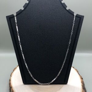 Solid sterling silver 925 chain necklace with makers mark 12.3 grams unisex.